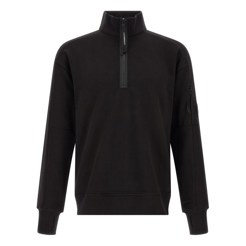 'Diagonal Raised Fleece ' sweatshirt and Lens detail
