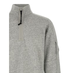 'Diagonal Raised Fleece ' sweatshirt and Lens detail