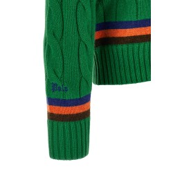 V-knit with cable pattern