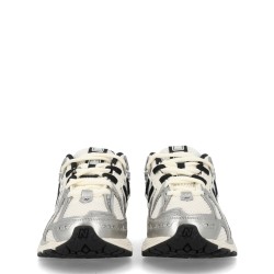 SNEAKER "1906R"