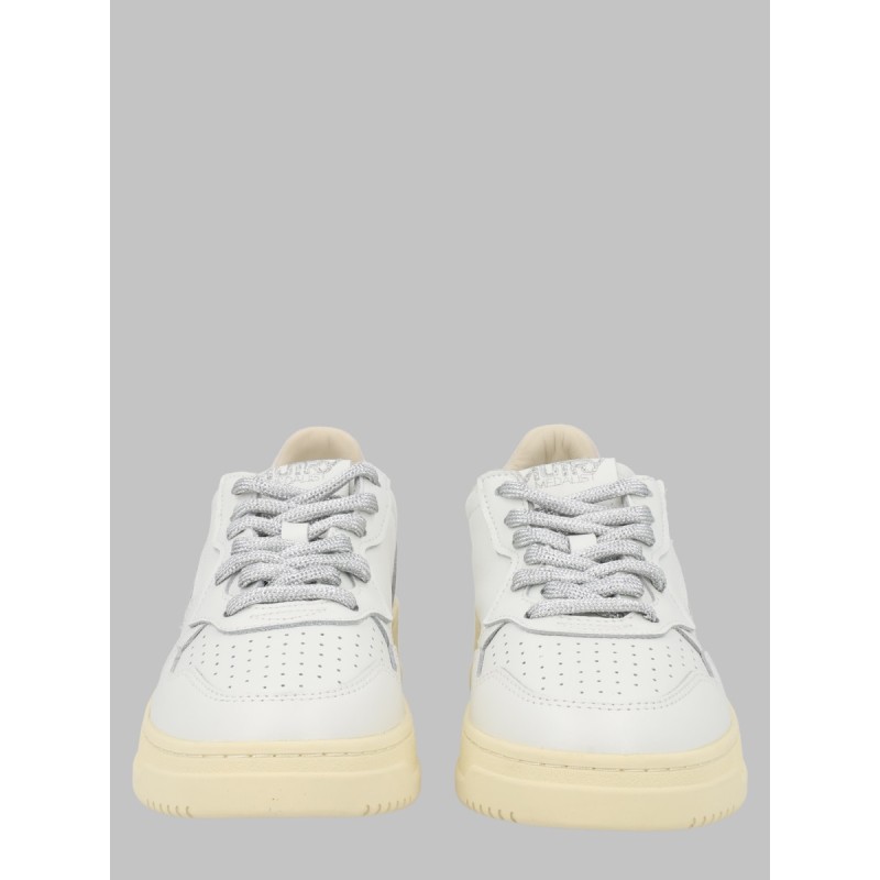 SNEAKER "MEDALIST LOW"