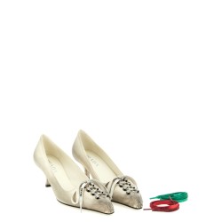 Leather pumps with laces