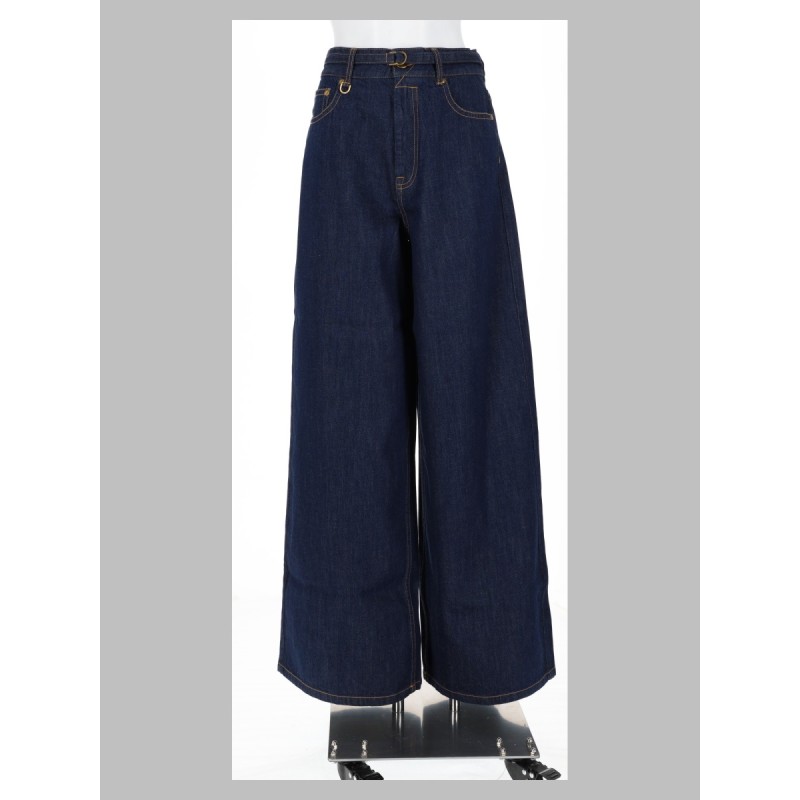 Jeans a zampa dalla vestibilità comoda