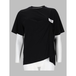 t-shirt con drappeggio e patch logo