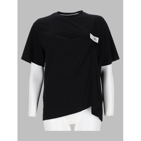 t-shirt con drappeggio e patch logo