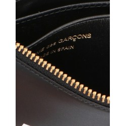 'Huge logo’ wallet